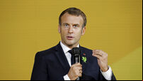  Macron