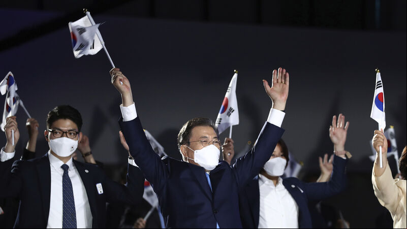 South Korean leader offers olive branch to Japan on liberation day South Korean leader offers olive branch to Japan on liberation day