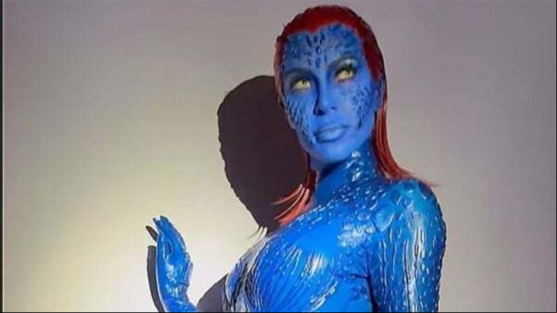 Celebrities share their spooky outfits online over Halloween weekend Celebrities share their spooky outfits online over Halloween weekend