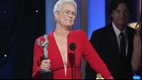 Jamie Lee Curtis weighs in on ‘nepo baby’ debate during SAG winner’s speech