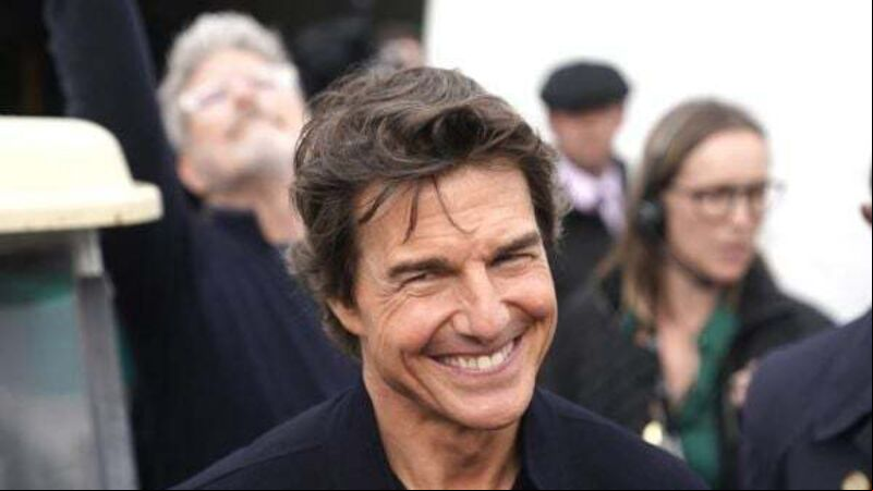 Tom Cruise dives back into danger in new Mission: Impossible trailer Tom Cruise dives back into danger in new Mission: Impossible trailer