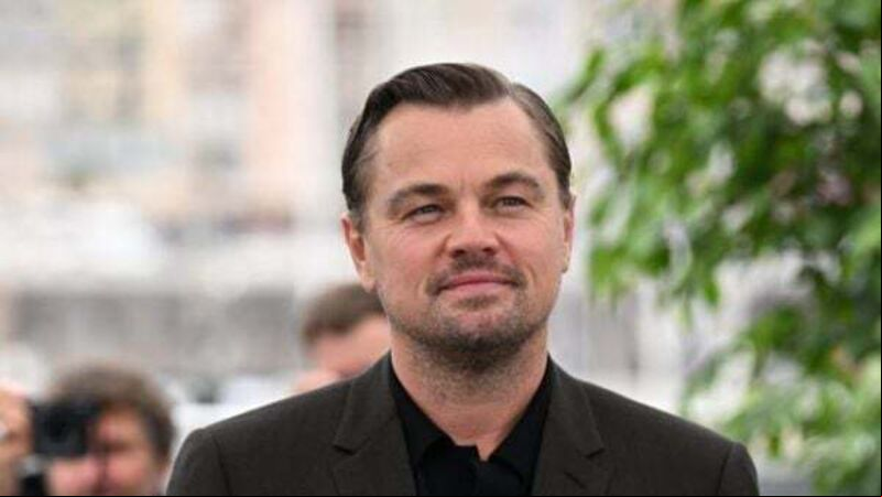 Damien Hirst painting of Leonardo DiCaprio sells for more than €1m at auction Damien Hirst painting of Leonardo DiCaprio sells for more than €1m at auction