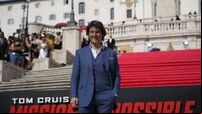 Tom Cruise thanks Italy at world premiere of seventh Mission: Impossible film