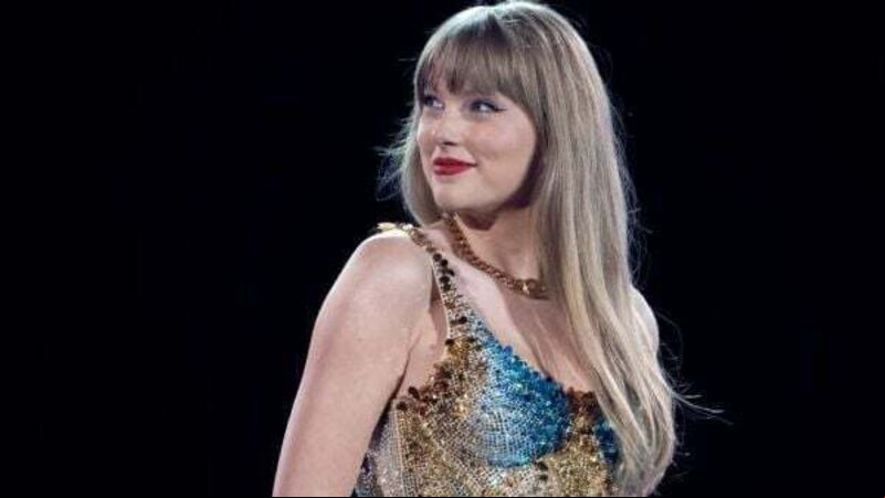Irish Taylor Swift fans waiting for ticket codes Irish Taylor Swift fans waiting for ticket codes