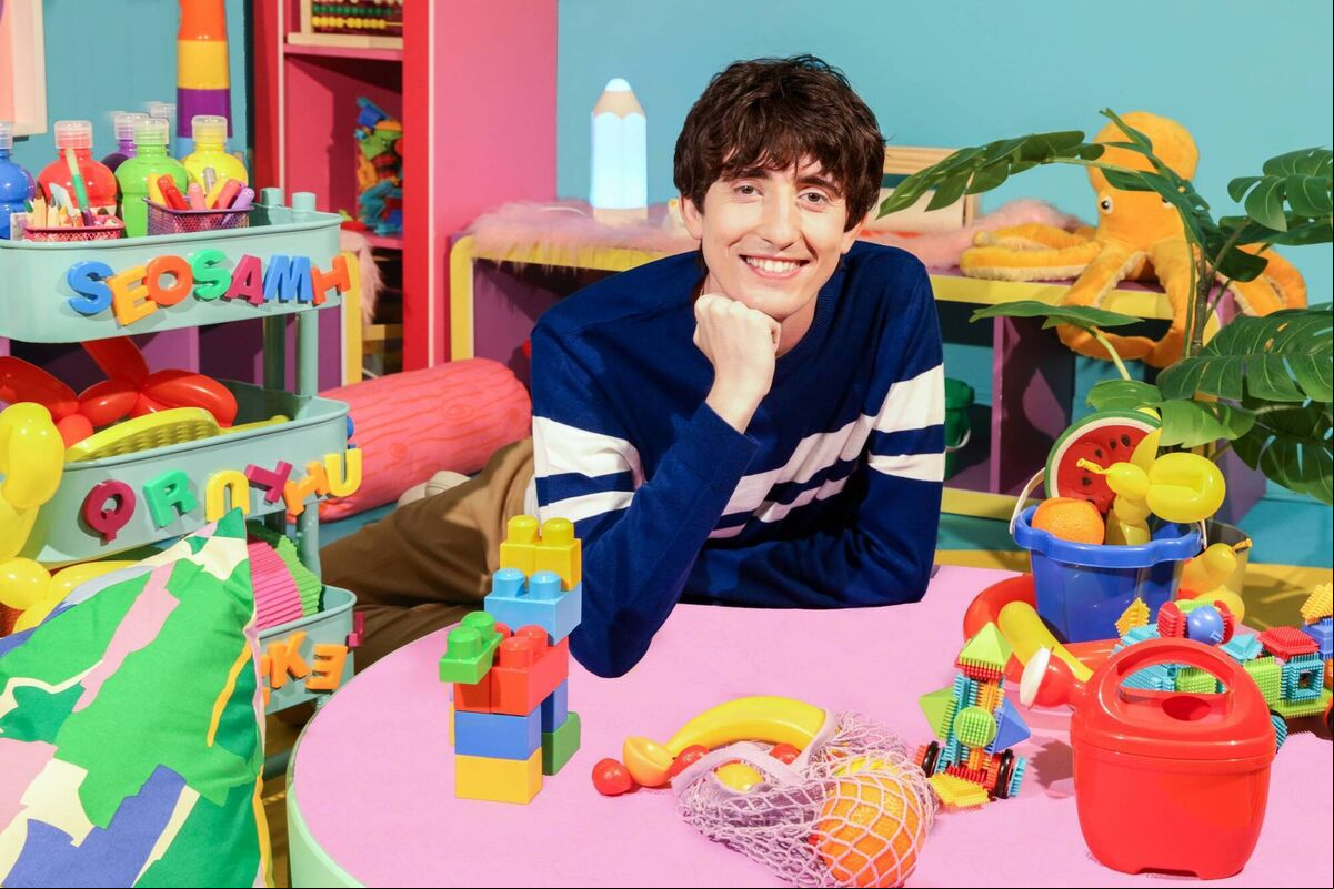The new channel , aimed at 0-12 year olds will provide an entertaining and fun daily point of to the Irish language for children. The new channel , aimed at 0-12 year olds will provide an entertaining and fun daily point of to the Irish language for children.