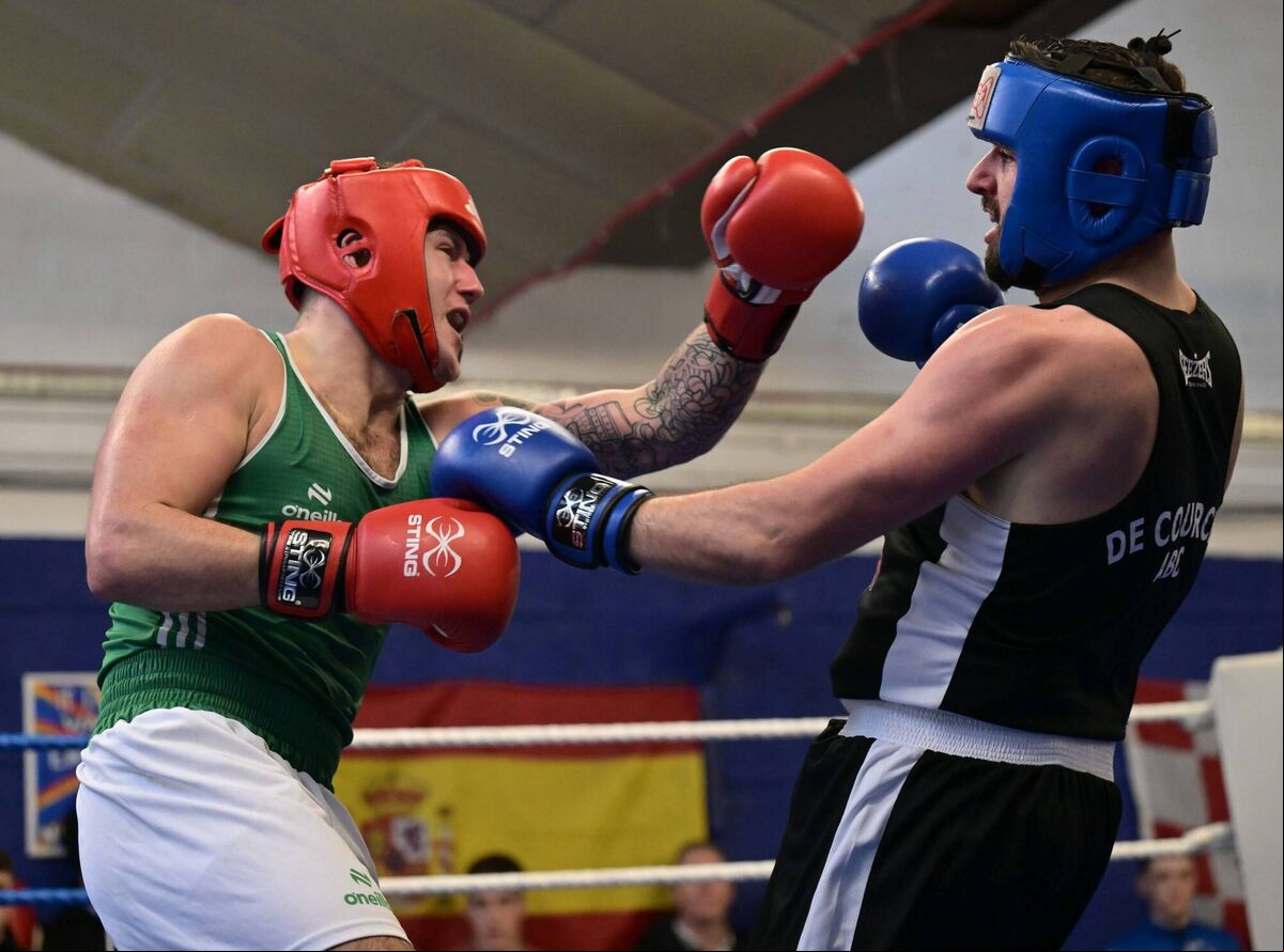 Brian Long of Golden Gloves BC and Tadhg O’Donovan of De Courcey BC in action during the Northside Boxing Club / Cork County Boxing Board senior tournament at Northside Boxing Club Brian Long of Golden Gloves BC and Tadhg O’Donovan of De Courcey BC in action during the Northside Boxing Club / Cork County Boxing Board senior tournament at Northside Boxing Club