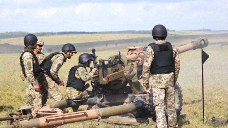 More than 900 Irish applications to British Army as Defence Forces numbers fall More than 900 Irish applications to British Army as Defence Forces numbers fall