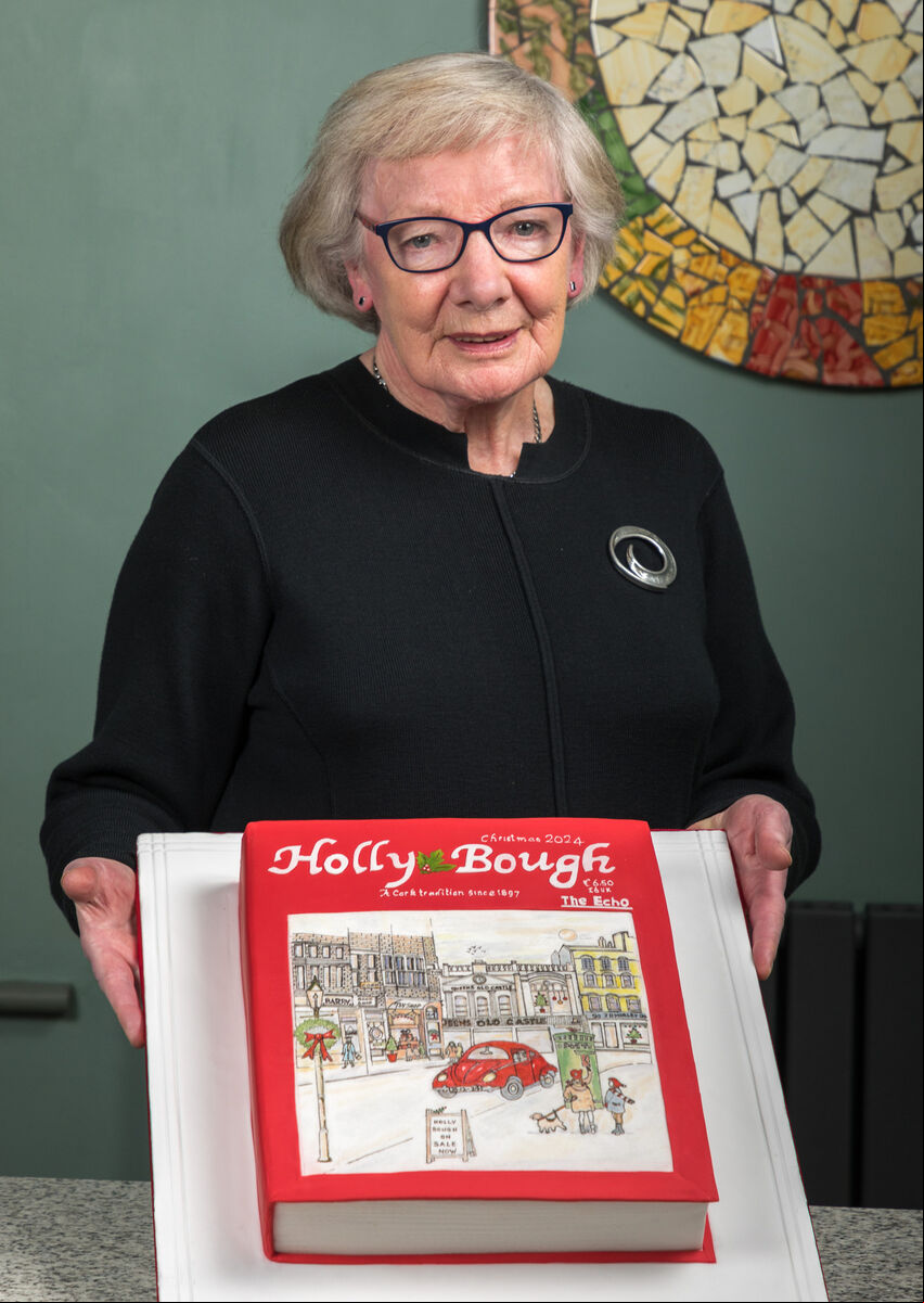 Baker Maureen Timpson with her recreation of this year's Holly Bough at her home in Montenotte, Cork. - Picture: David Creedon