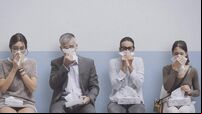 People with cold and flu at the hospital