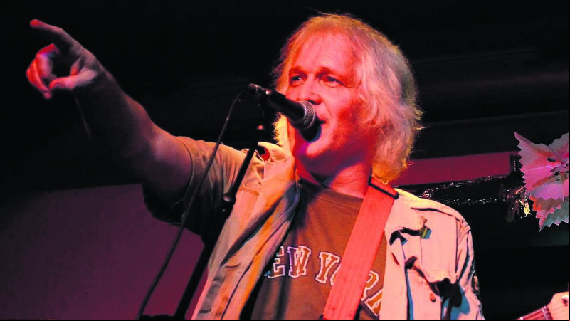Downtown: Hank celebrates Speak To Me all over again! Downtown: Hank celebrates Speak To Me all over again!