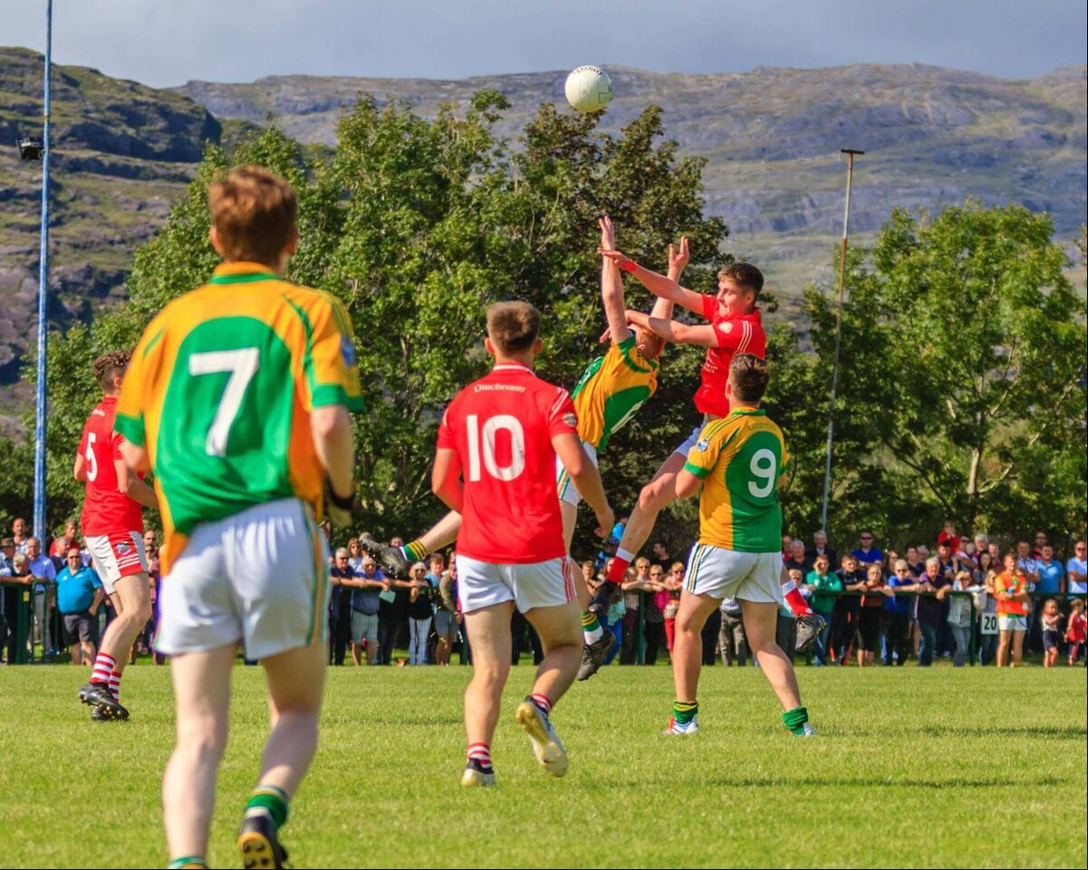 Urhan's Ciarán O'Sullivan and Garnish's Seán T O'Sullivan battle for the ball in 2019. Picture: Anne Marie Cronin Photography Urhan's Ciarán O'Sullivan and Garnish's Seán T O'Sullivan battle for the ball in 2019. Picture: Anne Marie Cronin Photography