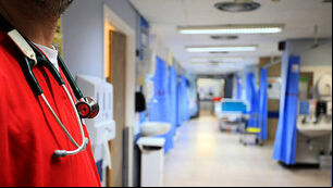 Pay rise offer to health workers